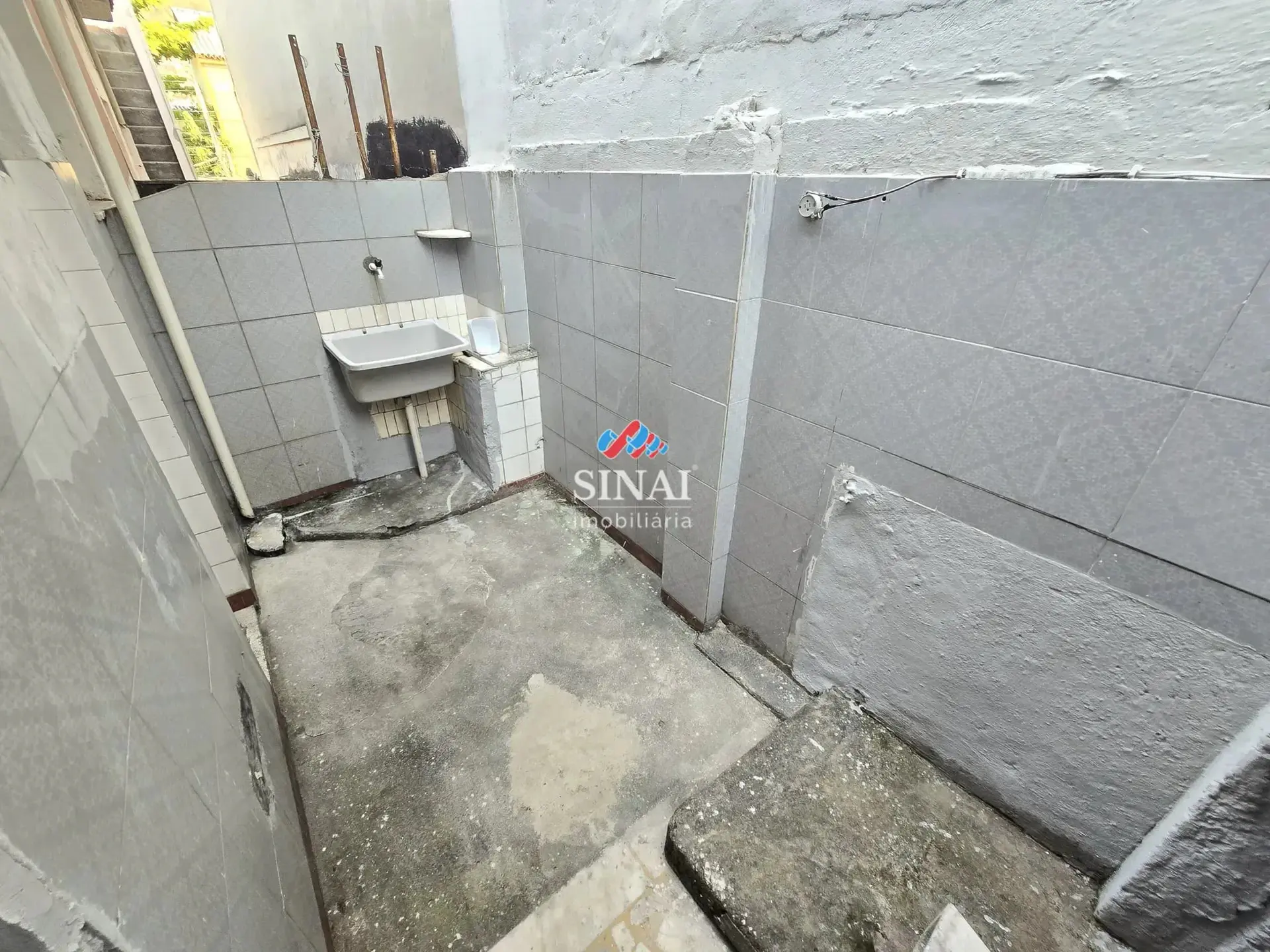 1-bedroom apartment with balcony and fitted kitchen cabinets — photo 22