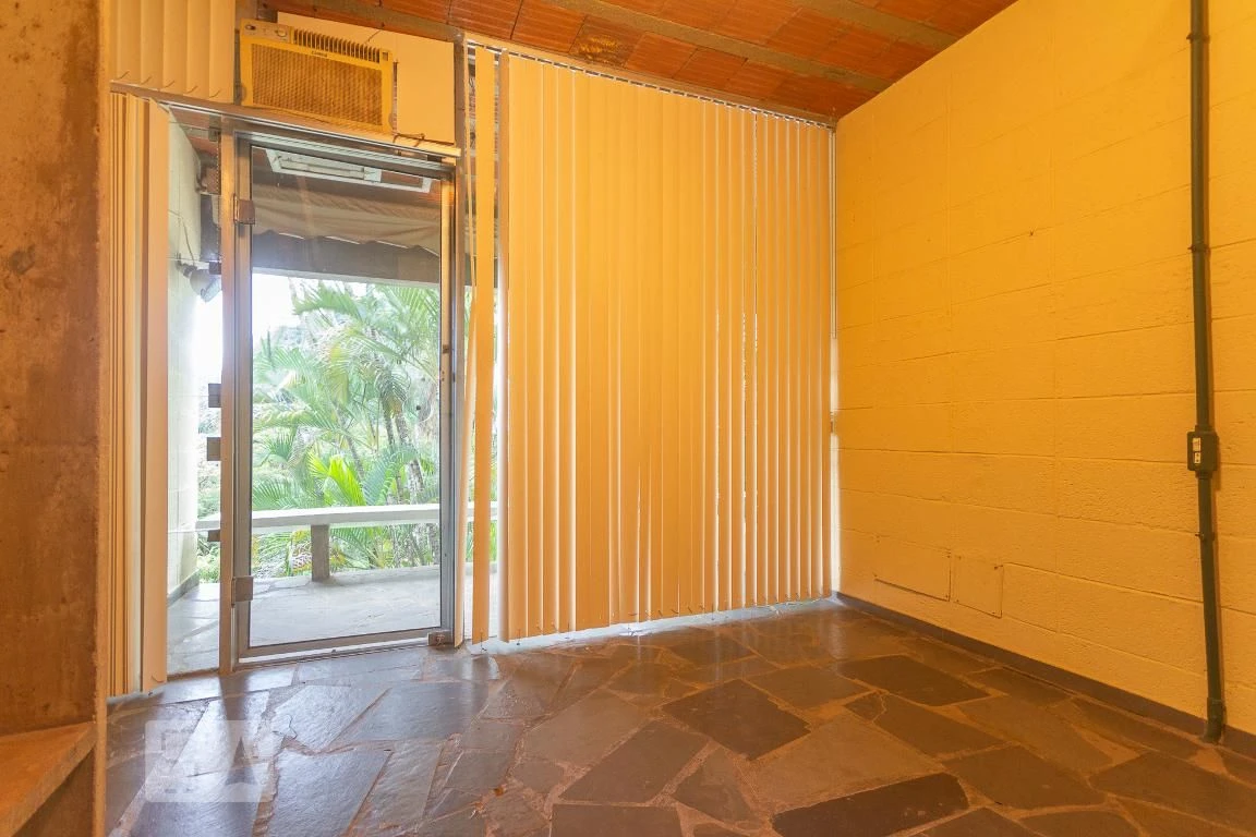 Condo house with 4 bedrooms and 400 m² — photo 18