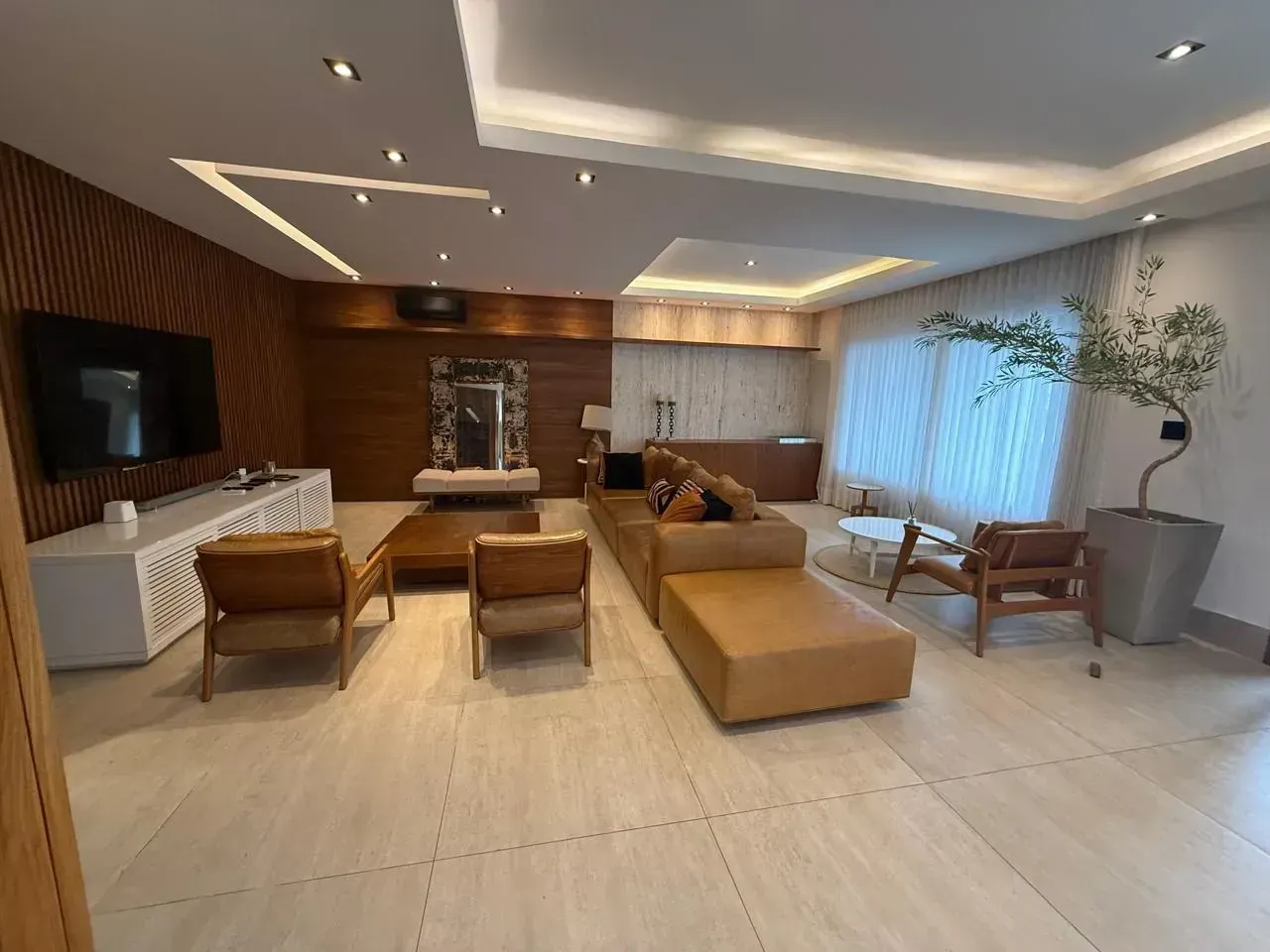 Furnished house with open-plan kitchen, 380 m² — photo 50