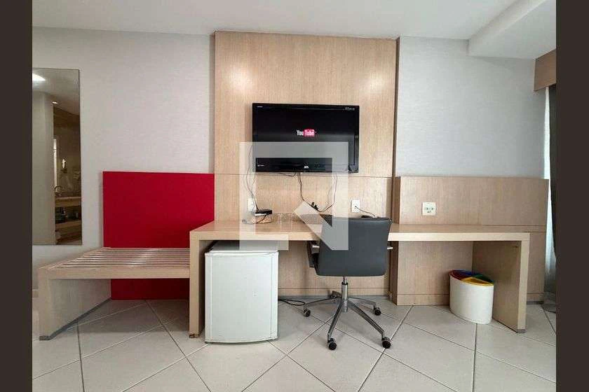Студия 37 м² с балконом и компактной кухней — photo 6