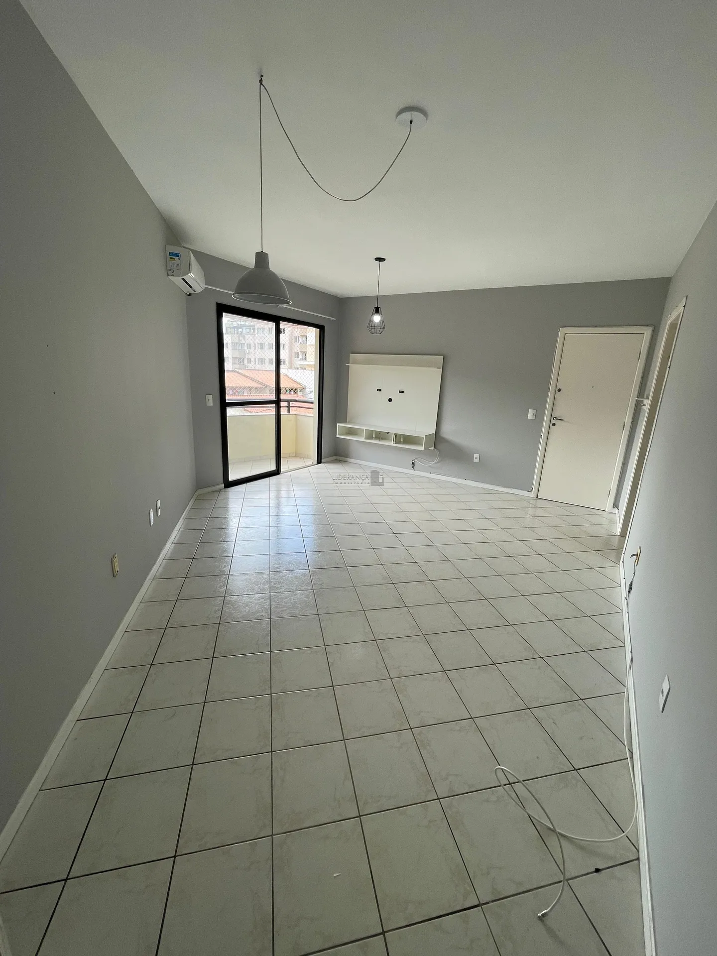 Квартира с 3 спальнями и 1 спальней с ванной, 105 м² — photo 18