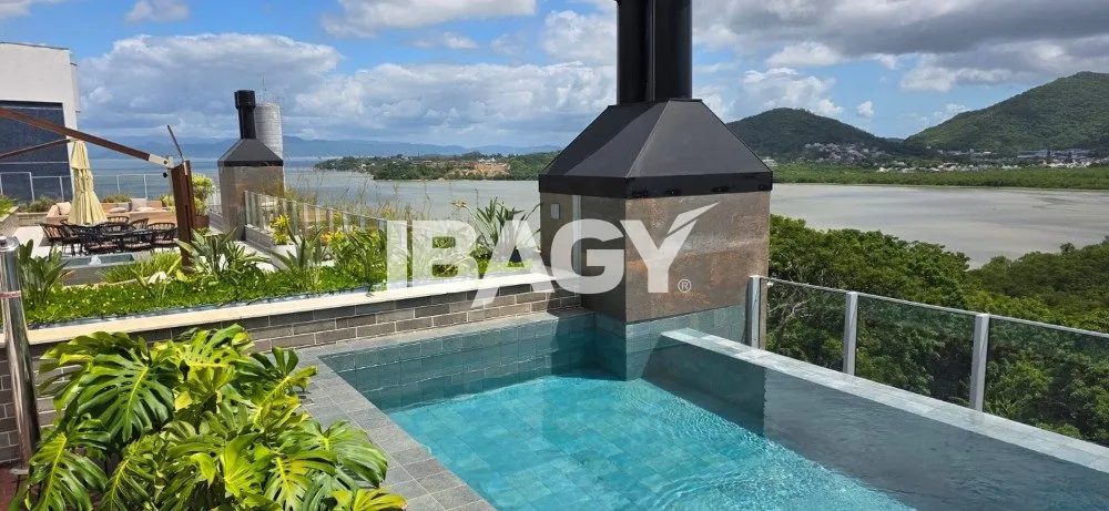Furnished 133 m² apartment with 3 en-suite bedrooms — photo 49