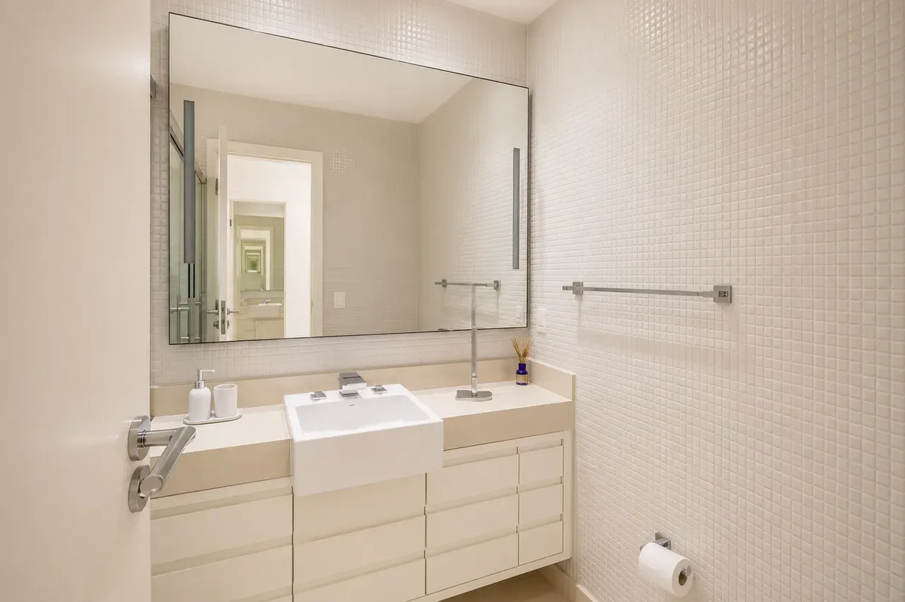 Apartamento mobiliado de 575 m² com 4 quartos — photo 27