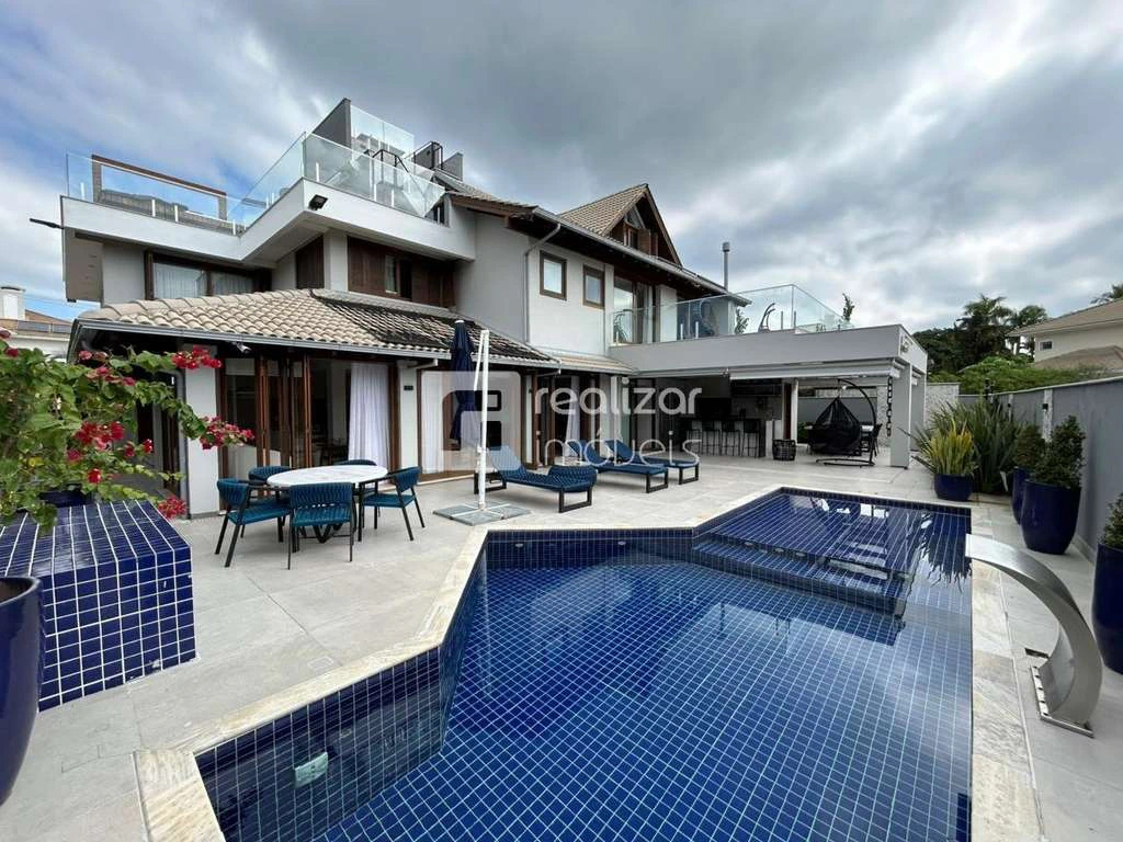 Casa com 7 quartos e 6 suítes com cozinha americana — photo 5