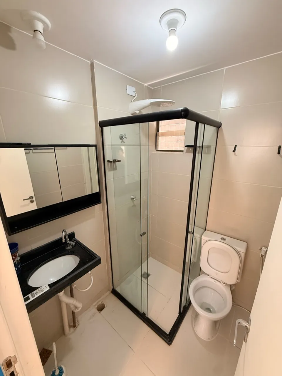 2-bedroom apartment in a building with a gym — photo 8