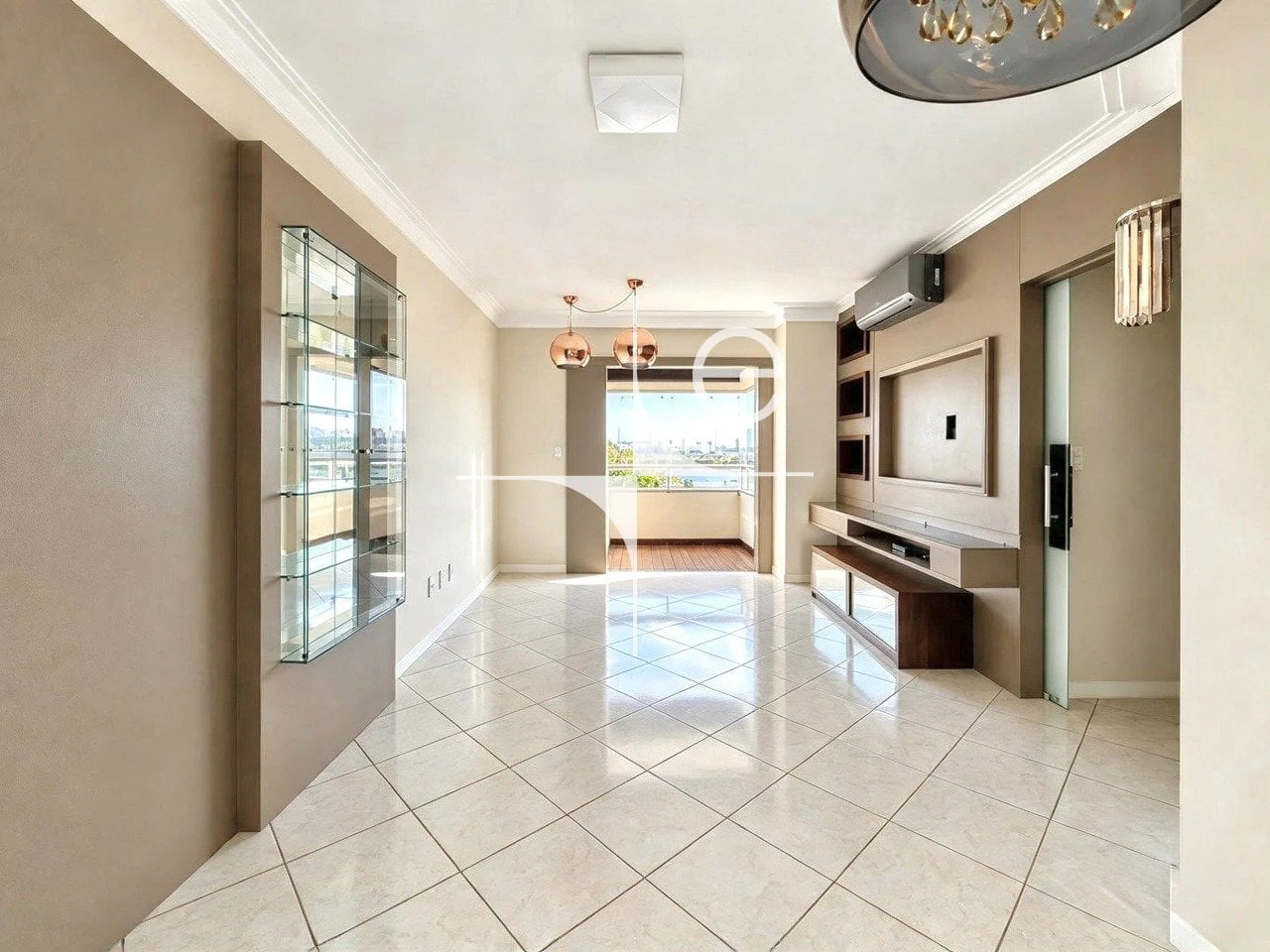 3-bedroom apartment with a water view — photo 6