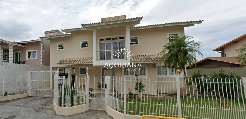 Water view in a 5-bedroom house, 350 m² — photo 6