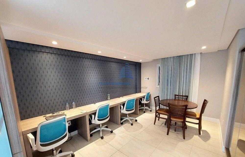 One-bedroom apartment with a glass-enclosed balcony — photo 34