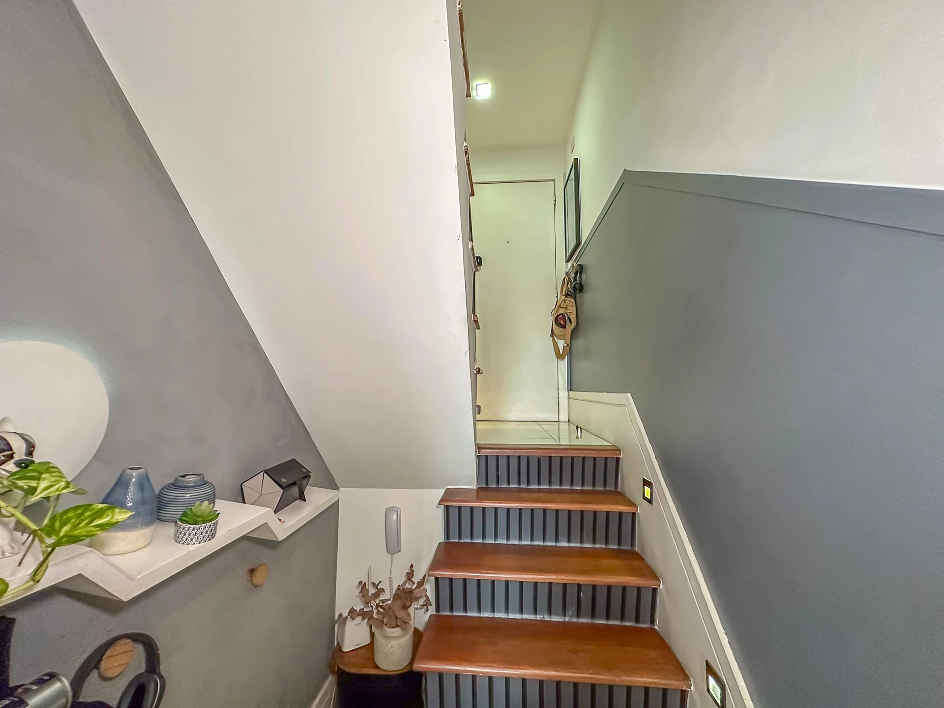 Furnished 2-bedroom apartment with 2 bathrooms — photo 52