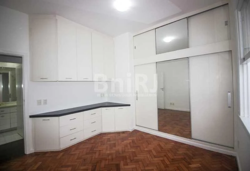 2-bedroom apartment with a home office in Rio de Janeiro — photo 7