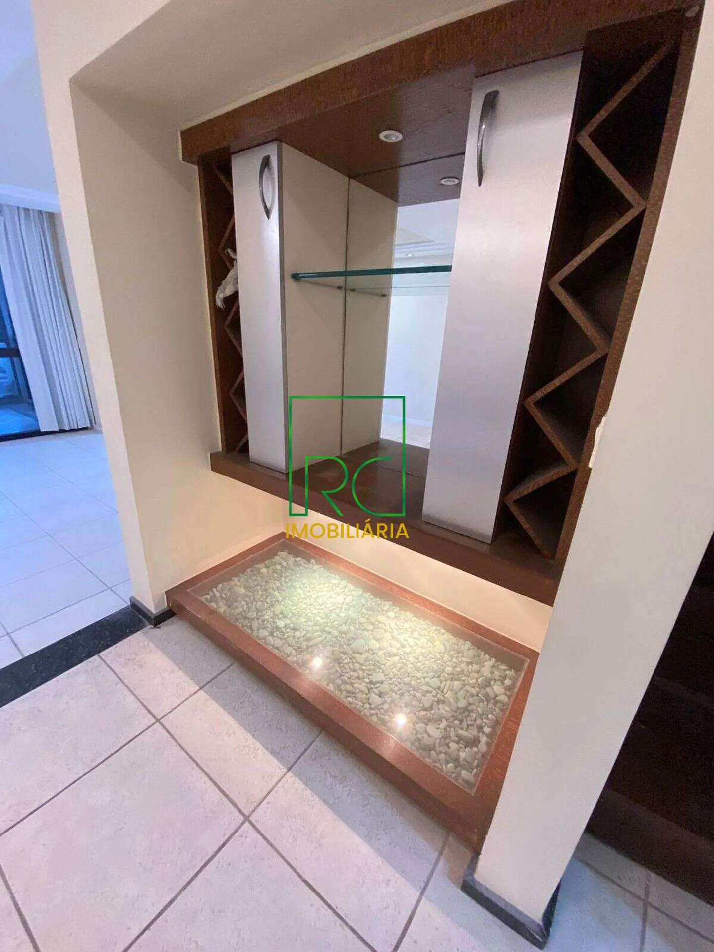 Unfurnished apartment with 3 bedrooms and water view — photo 7