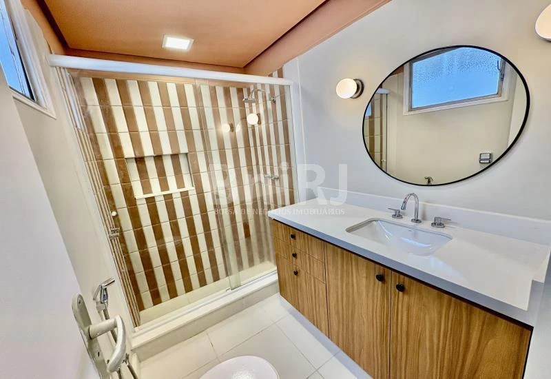 Furnished apartment, 121 m², with a glass-enclosed balcony — photo 16