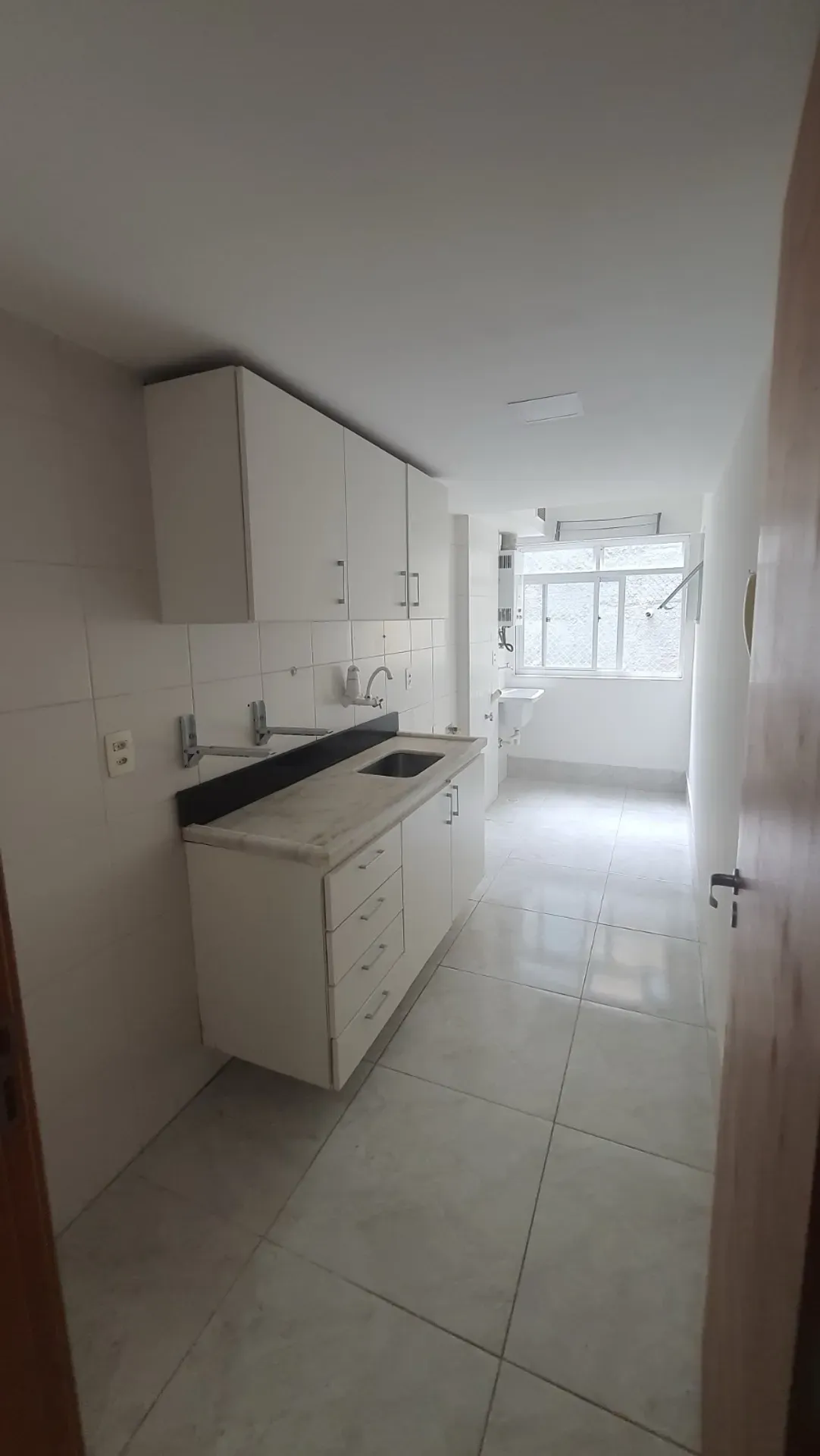 Apartment with 2 bedrooms and an ensuite — photo 2
