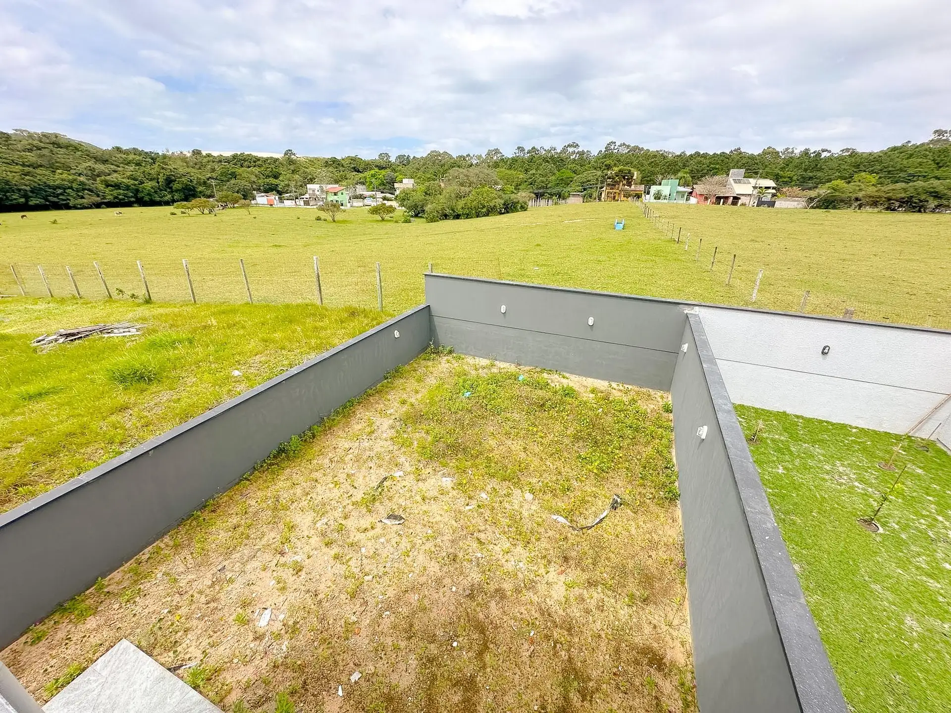 Floor-to-ceiling windows in a 3-bedroom house, 157 m² — photo 58