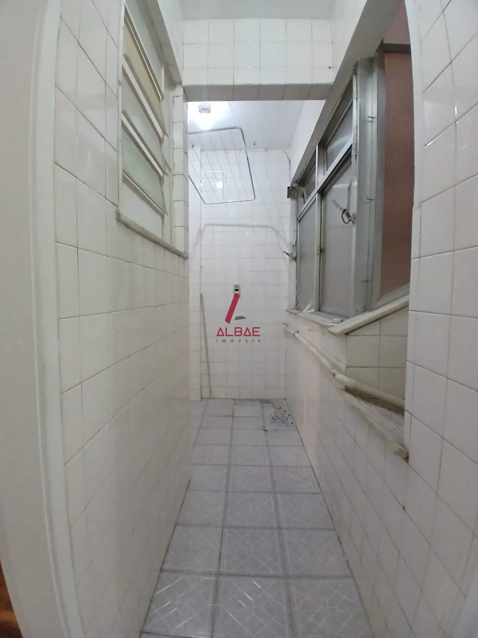 Apartamento com 2 quartos, 1 vaga e banheiro — photo 4