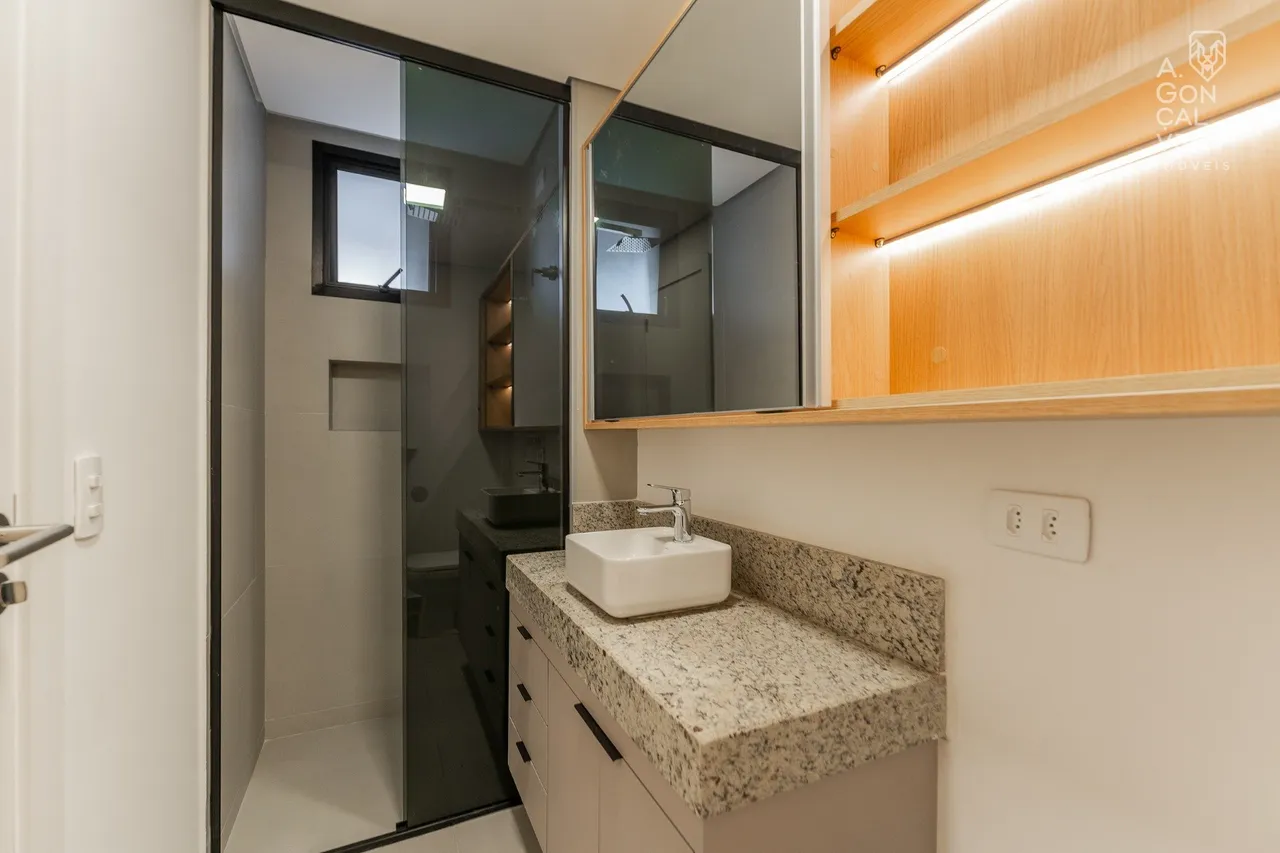 Furnished 37 m² apartment with 1 bedroom and glass balcony — photo 14