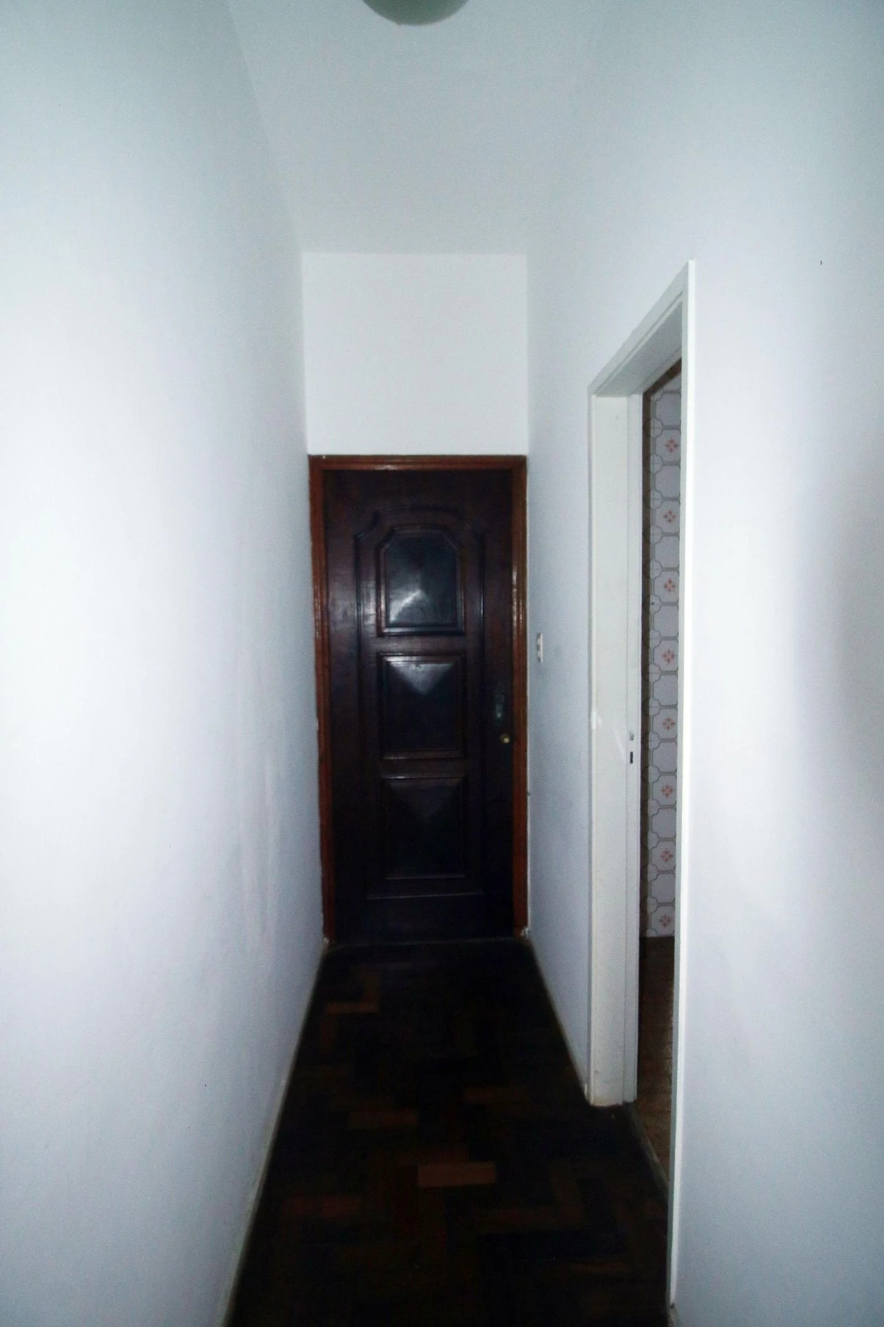 Wood or laminate floors in a 2-bedroom apartment, 63 m² — photo 12