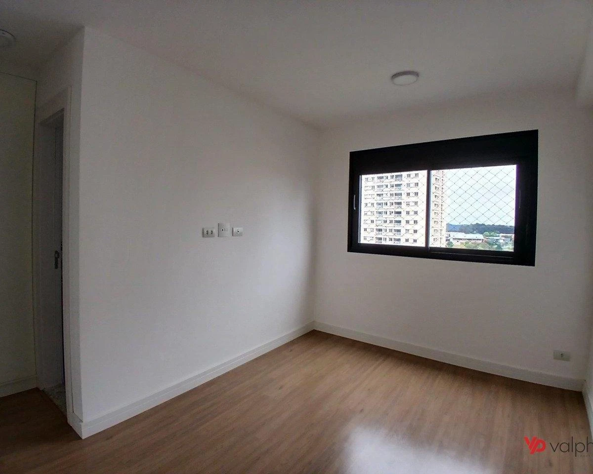 2-bedroom apartment in a building with a gym — photo 36
