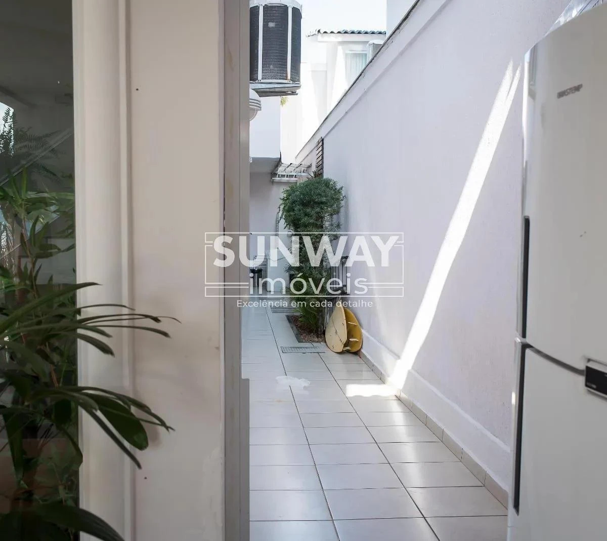 5-bedroom house with a walk-in closet in Rio de Janeiro — photo 11