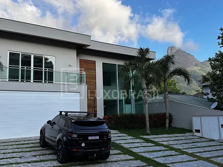 Casa moderna com 3 quartos e 5 vagas de garagem — photo 51