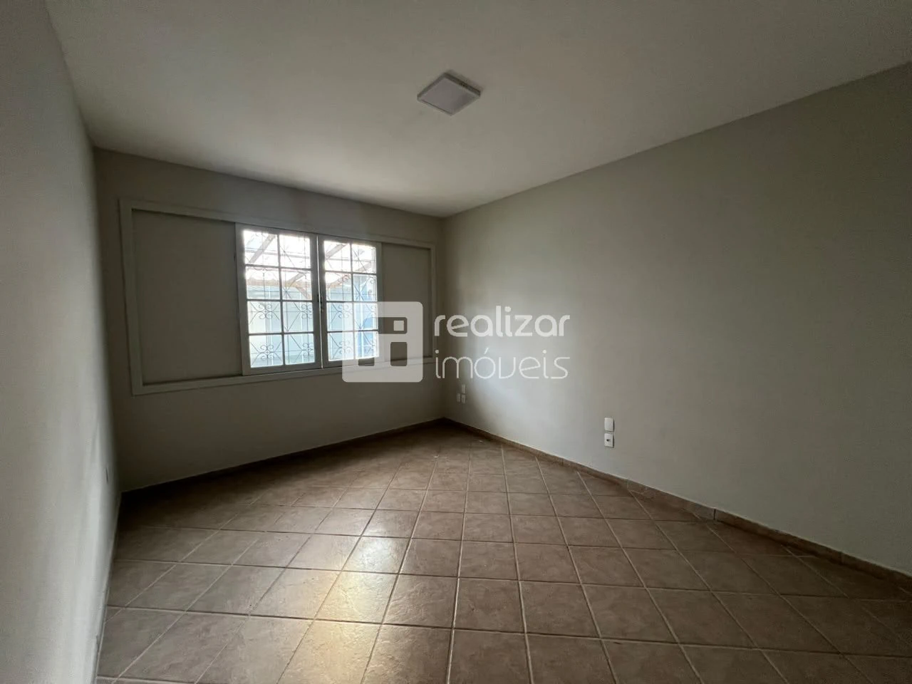 Casa de 5 dormitorios, 2 con baño propio, 240 m² — photo 9