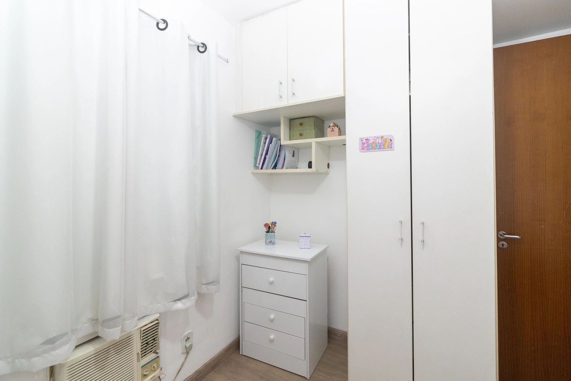 Furnished 2-bedroom apartment with balcony — photo 15