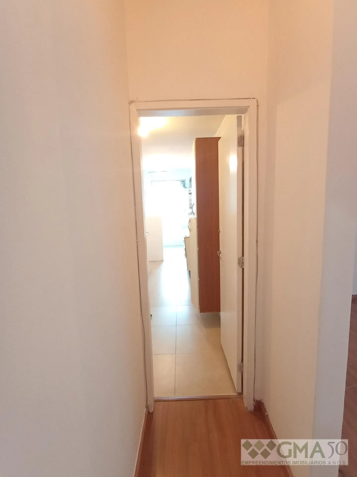 Wood or laminate floors in a 3-bedroom apartment, 92 m² — photo 22