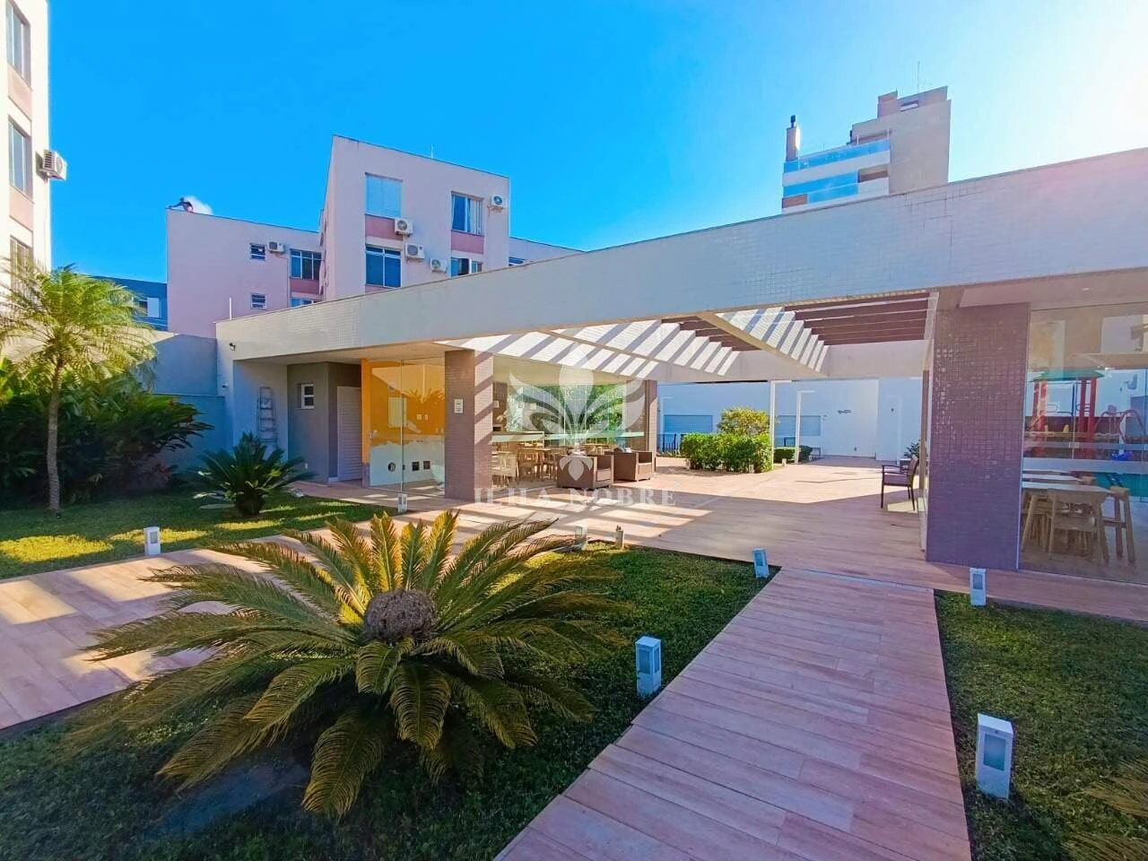 2-bedroom apartment with a private BBQ — photo 5