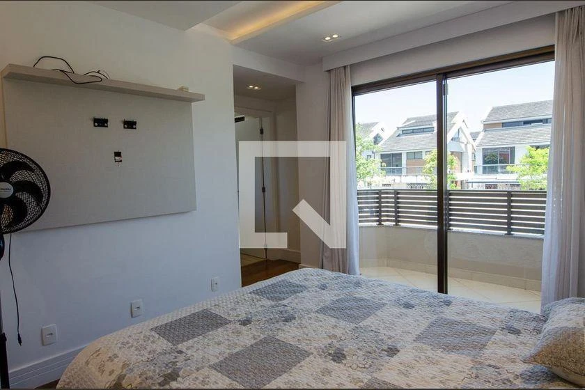 Casa de 4 quartos com 234 m² e 6 banheiros — photo 9