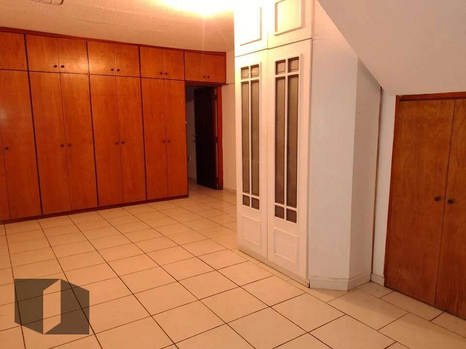 Невлаштований будинок із 4 спальнями та 4 ванними — photo 40