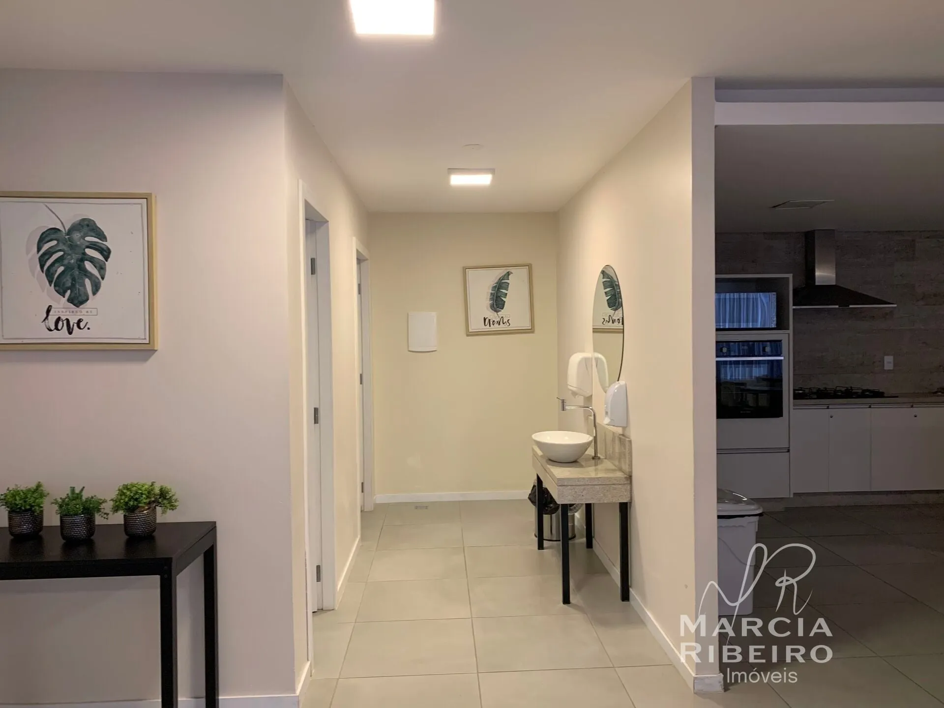 Departamento con piso de madera o laminado en Florianópolis — photo 16