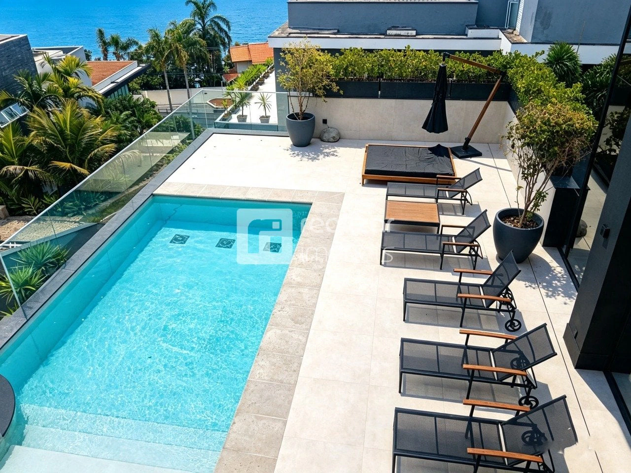 Furnished house, 560 m², with a water view — photo 27
