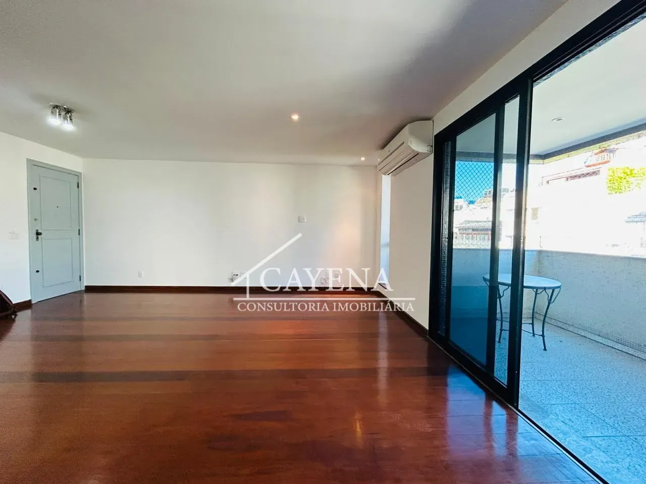 Apartment with 247 m², 3 bedrooms and 4 bathrooms — photo 29