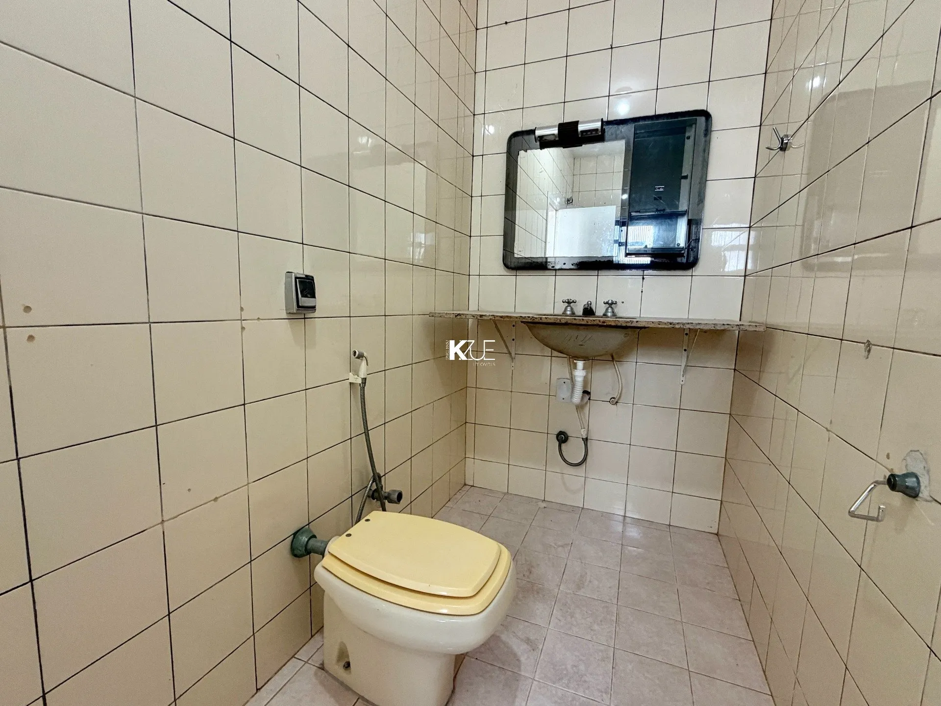 3-bedroom house with a suite, 324 m² total area — photo 9