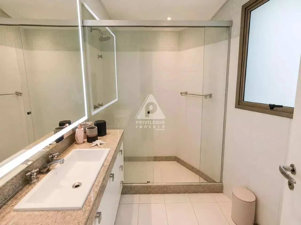 Apartamento mobiliado com 4 quartos e 5 banheiros — photo 26