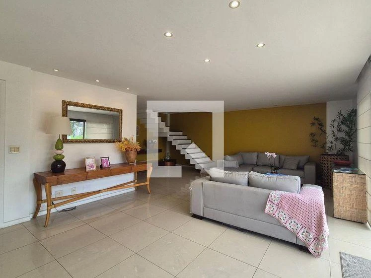 Furnished apartment, 325 m², with a home office — photo 6