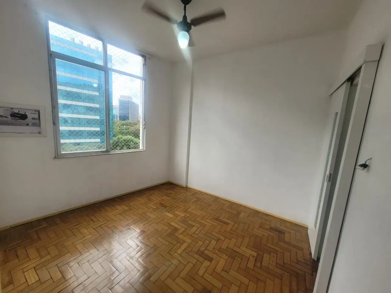Apartment, 32 m², with wood or laminate floors — photo 13