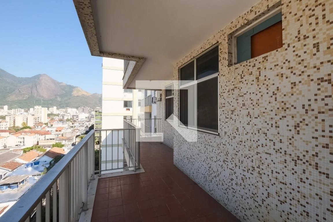 3-bedroom apartment with a mountain view in Rio de Janeiro — photo 16