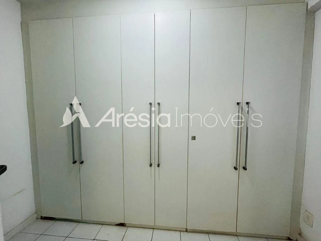 2-bedroom apartment in a building with a pool — photo 19