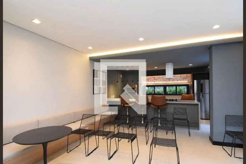 Furnished studio, 21 m², with floor-to-ceiling windows — photo 3