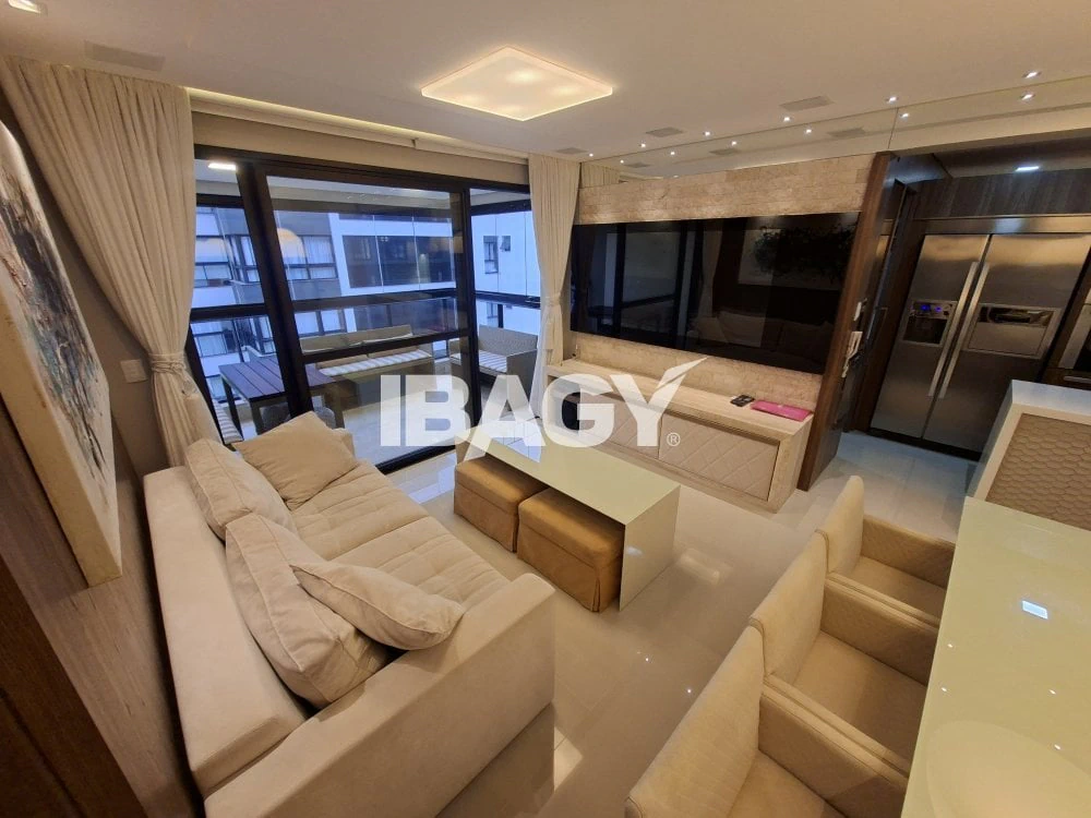 Furnished 2-bedroom apartment with water view — photo 3