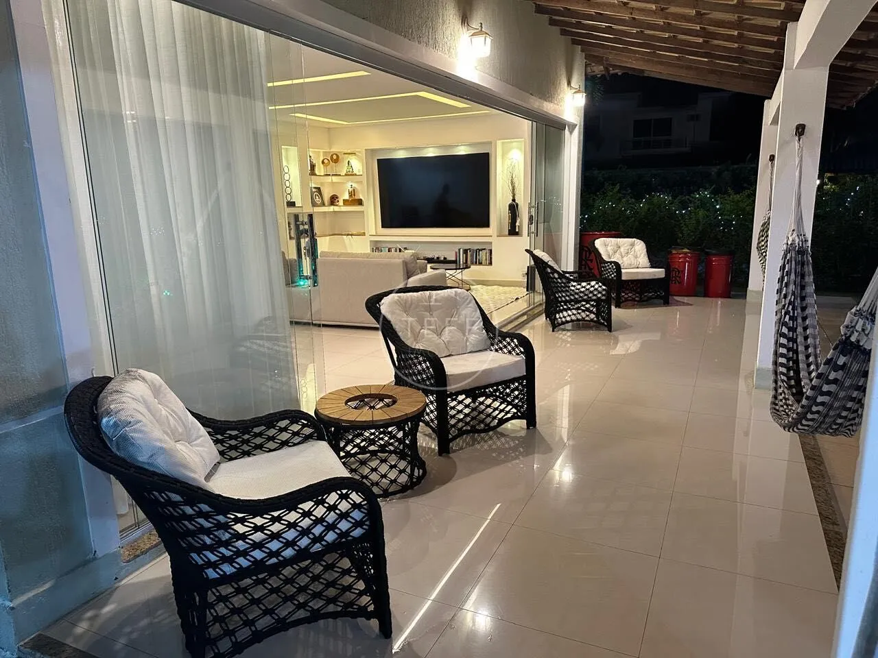 House for rent with 5 suites and 290 m² — photo 15