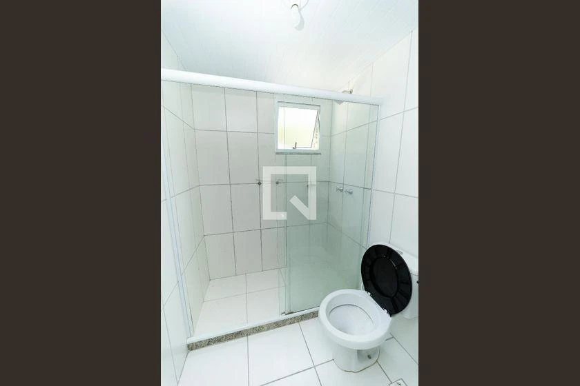 2-bedroom apartment in a building with a gym — photo 2
