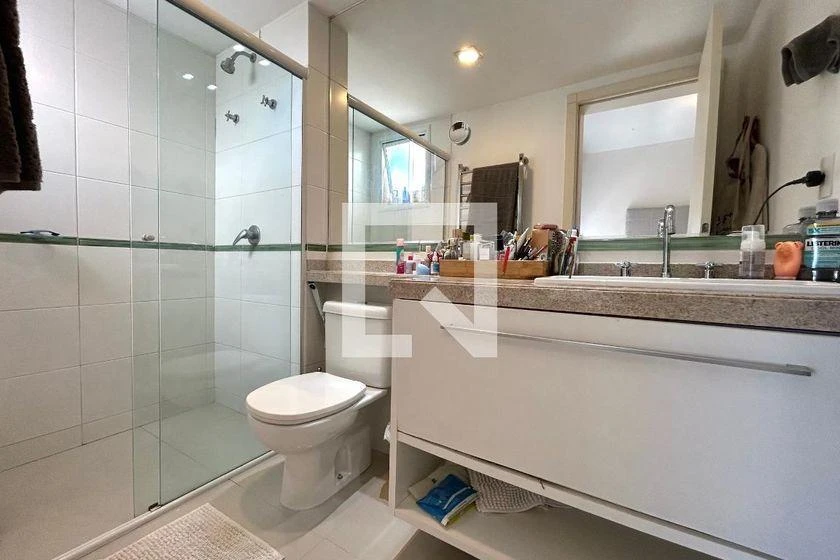 Furnished apartment, 196 m², with a glass-enclosed balcony — photo 45