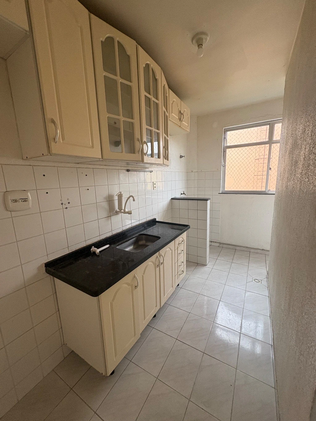2-bedroom apartment with 1 bathroom and 1 parking spot — photo 2