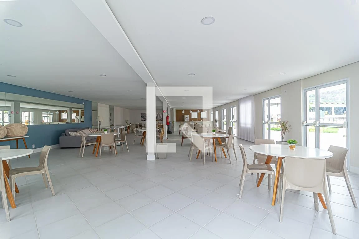 2-bedroom apartment with open-plan kitchen and living room — photo 47