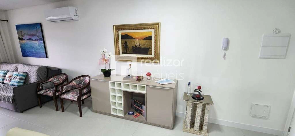 2-bedroom apartment with balcony and open-plan kitchen — photo 4