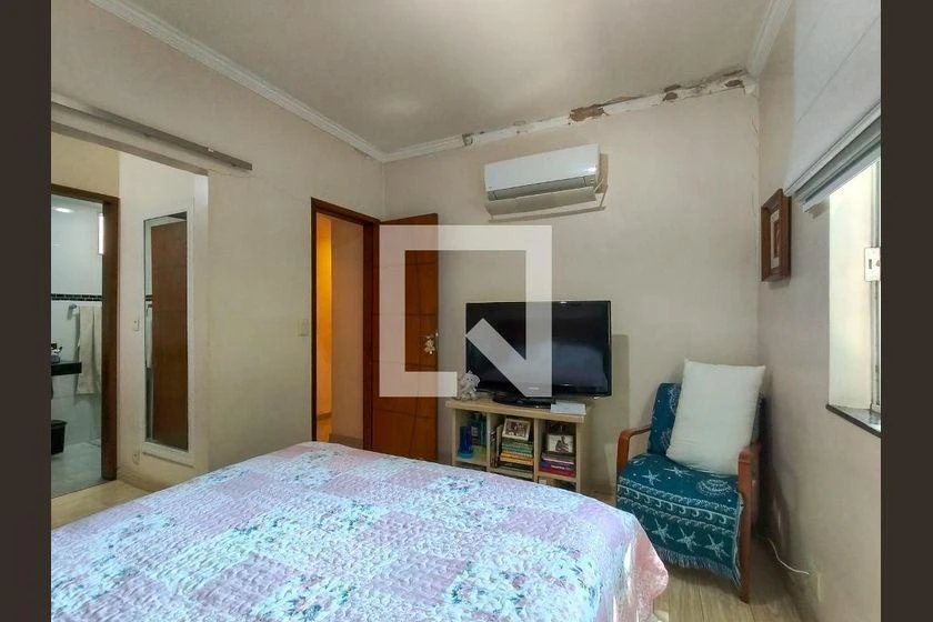 Furnished house with 3 bedrooms, 180 m² and 1 parking spot — photo 48
