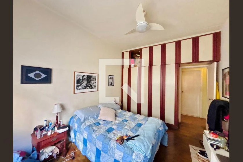 Furnished apartment with 3 bedrooms and 200 m² — photo 41