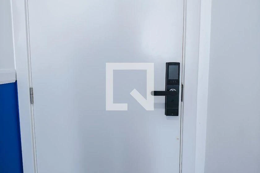 Apartamento amueblado de 1 dormitorio con 35 m² y balcón cerrado — photo 13